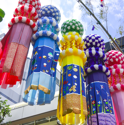 七夕 Tanabata 短冊に願い事を書いて星に祈る